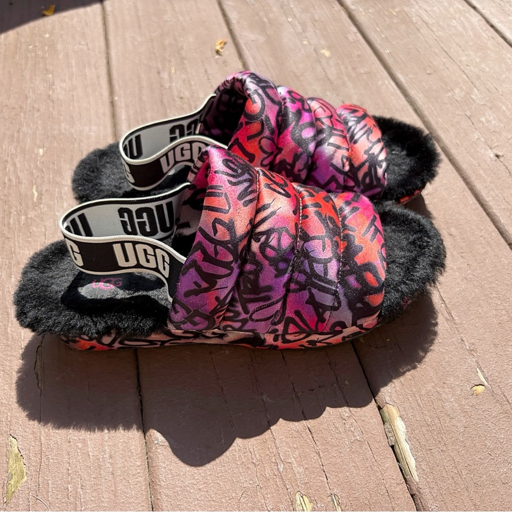♥️💖 UGG Fluff Yeah Sandals Graffiti Style Print in Shades of Pink Orange Purple - Picture 4 of 9